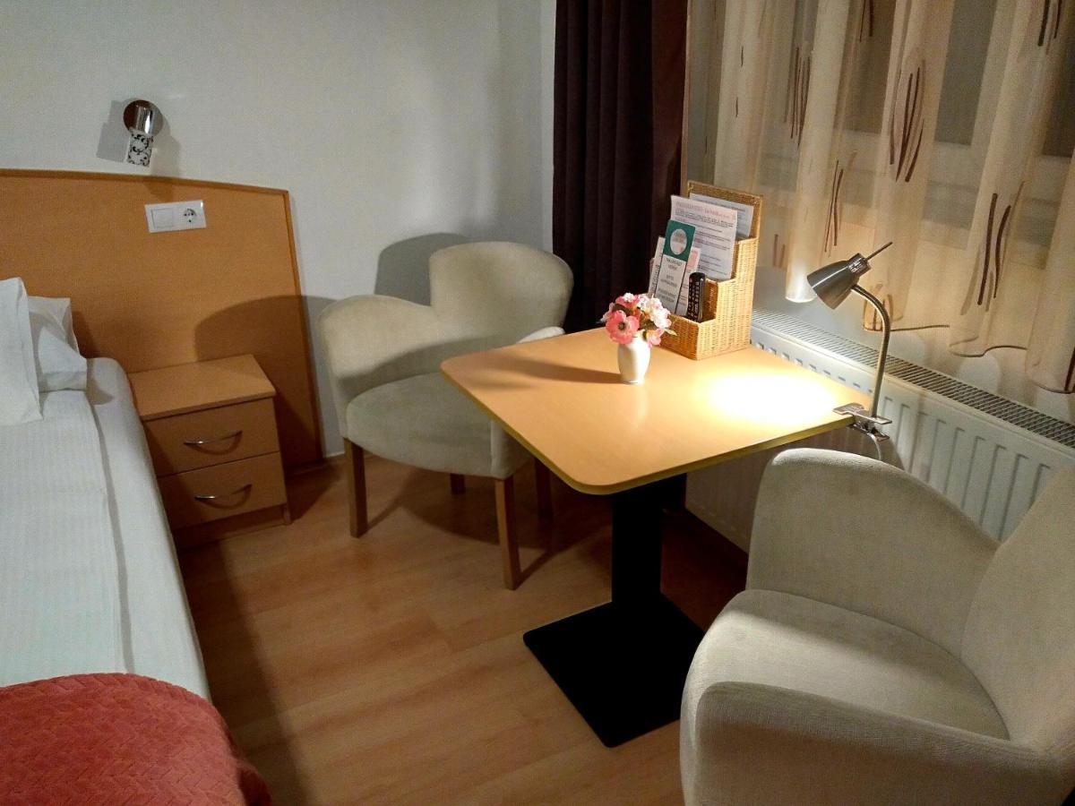 Eva Panzio Hotell Sárvár Eksteriør bilde